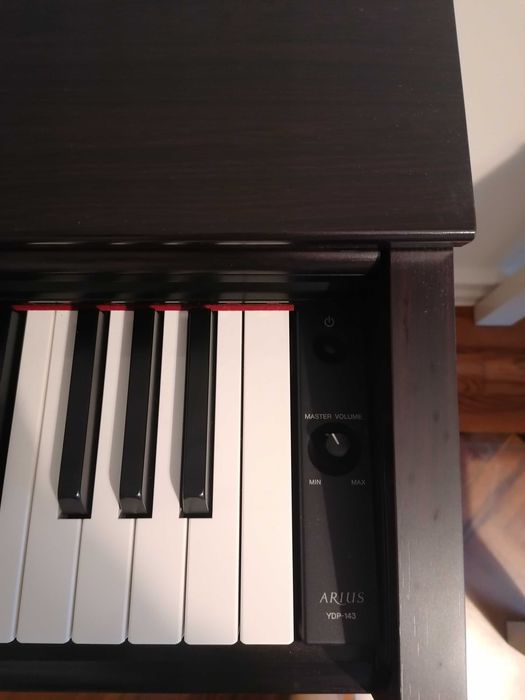 Piano Yamaha YDP-143 R Rosewood