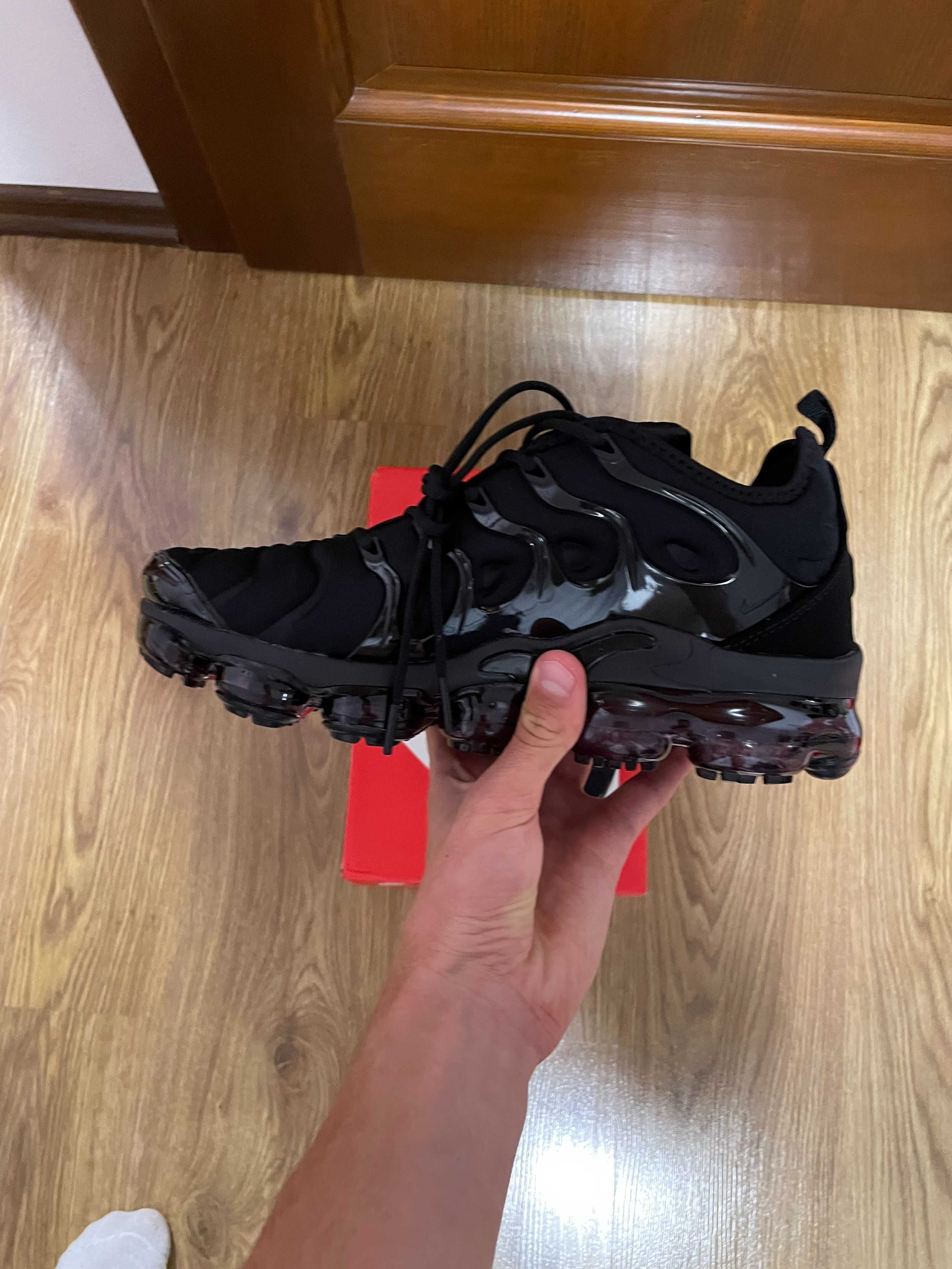 Nike Buty  Vapormax Plus rozm.43 i 44