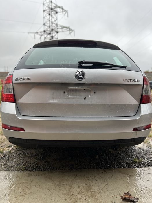 Ляда кришка багажніка кляпа в кольорі LA7W універсал Шкода Октавія А7