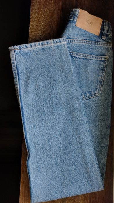 Spodnie mom jeans Zara