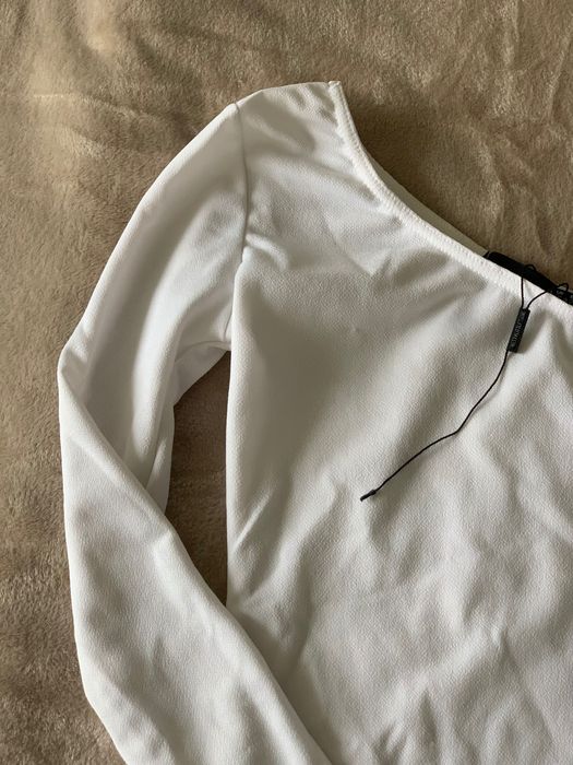Біла кофта на один рукав