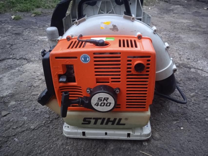Продам бензиновий-ранцевий повітродув STIHL SR