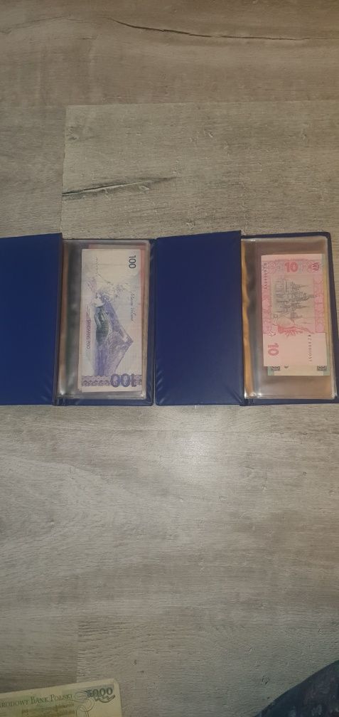 Sprzedaje kolekcje banknotów zagranicznych w klaserze