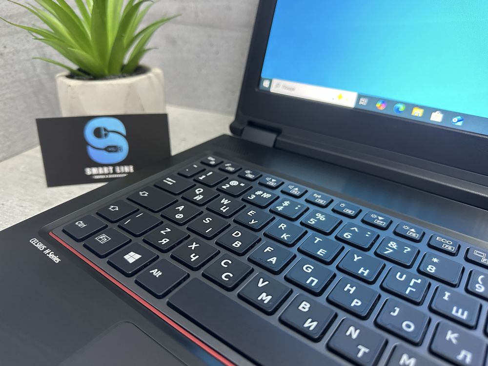 Потужний ноутбук Fujitsu H7510/Quadro/i7-10850H/Nvidia/512gb ssd/15.6"
