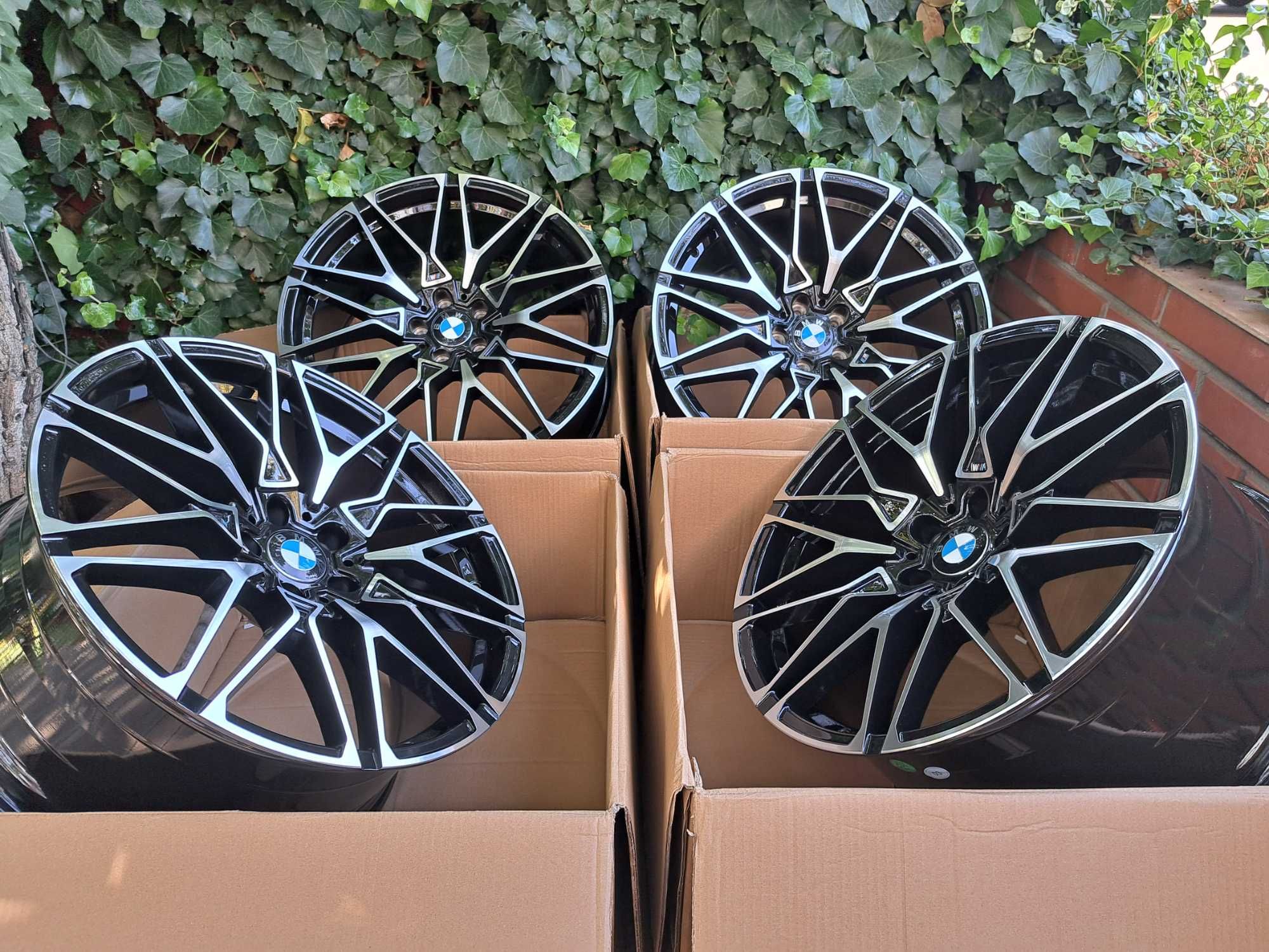 Диски новые BMW разноширокие R20 5x112 на X5 G05 X6 G06. Стиль 818М
