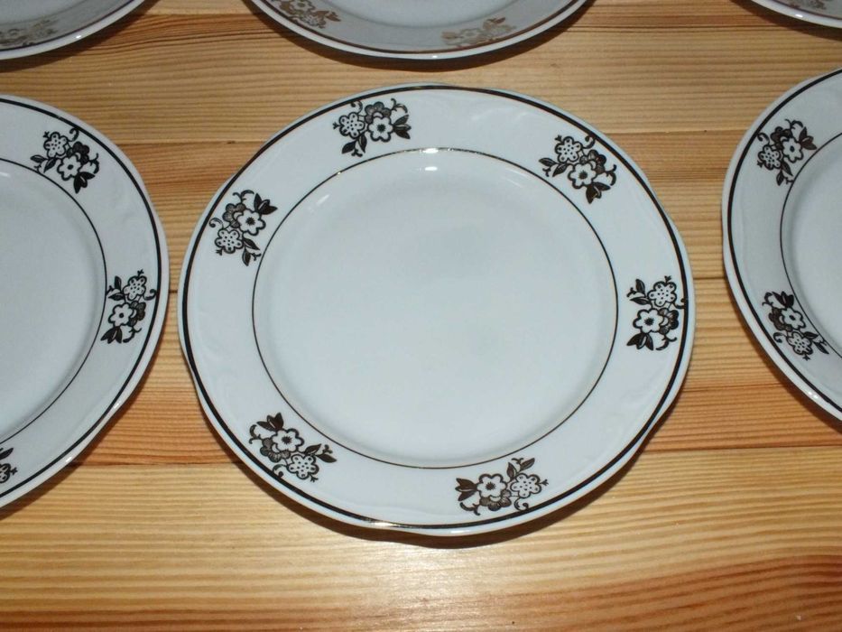 Talerze deserowe Porcelana Włocławek złoty dekor B011802