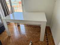 Conjunto de mesa extensivel e 6 cadeiras - desmontada