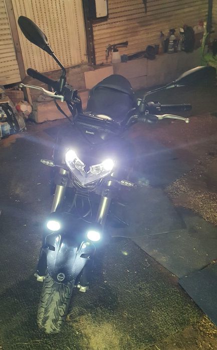Vendo mota benelli tnt 125