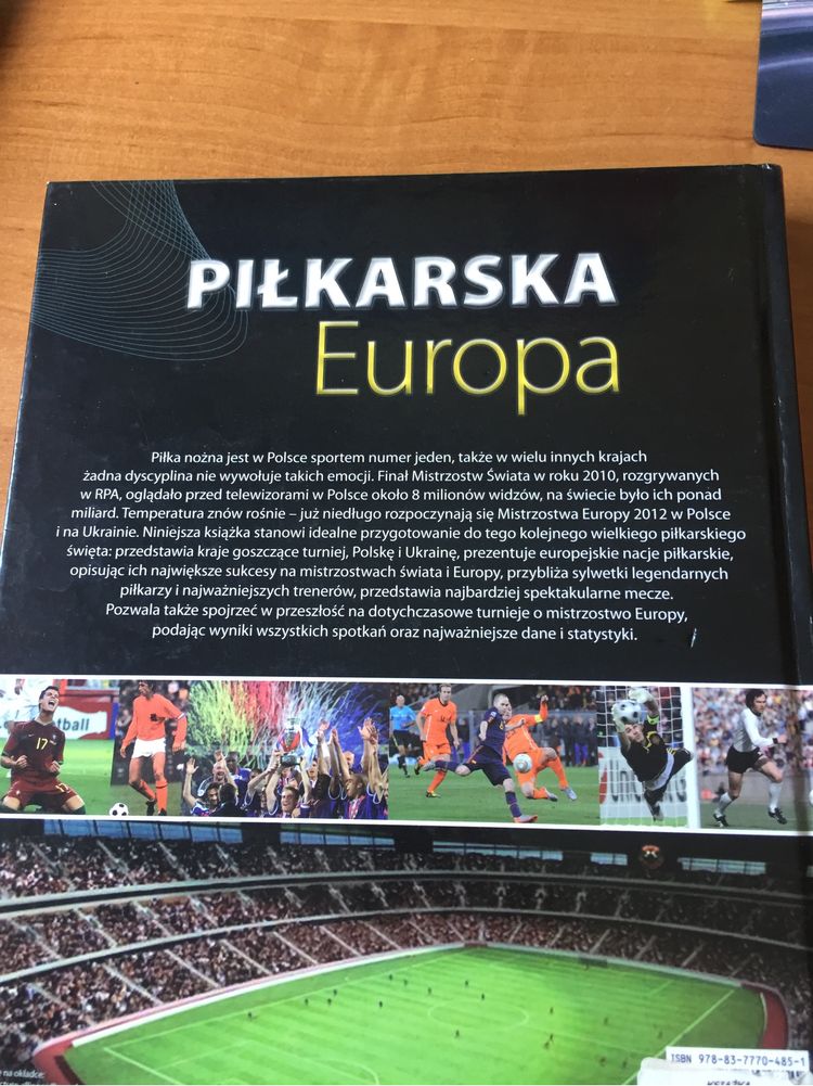 Książka ,,Piłkarska Europa ”2012 rok