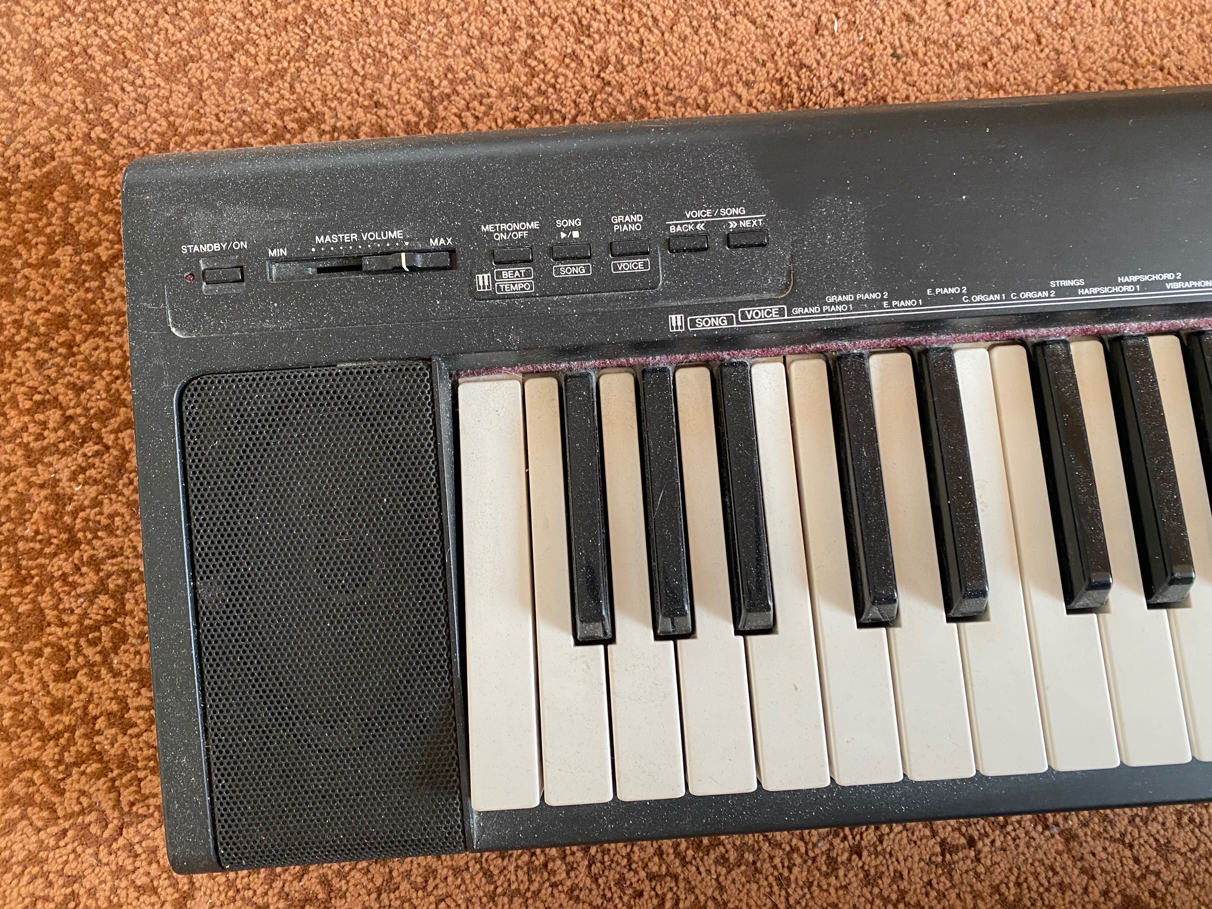 Yamaha - Portable Grand NP-30