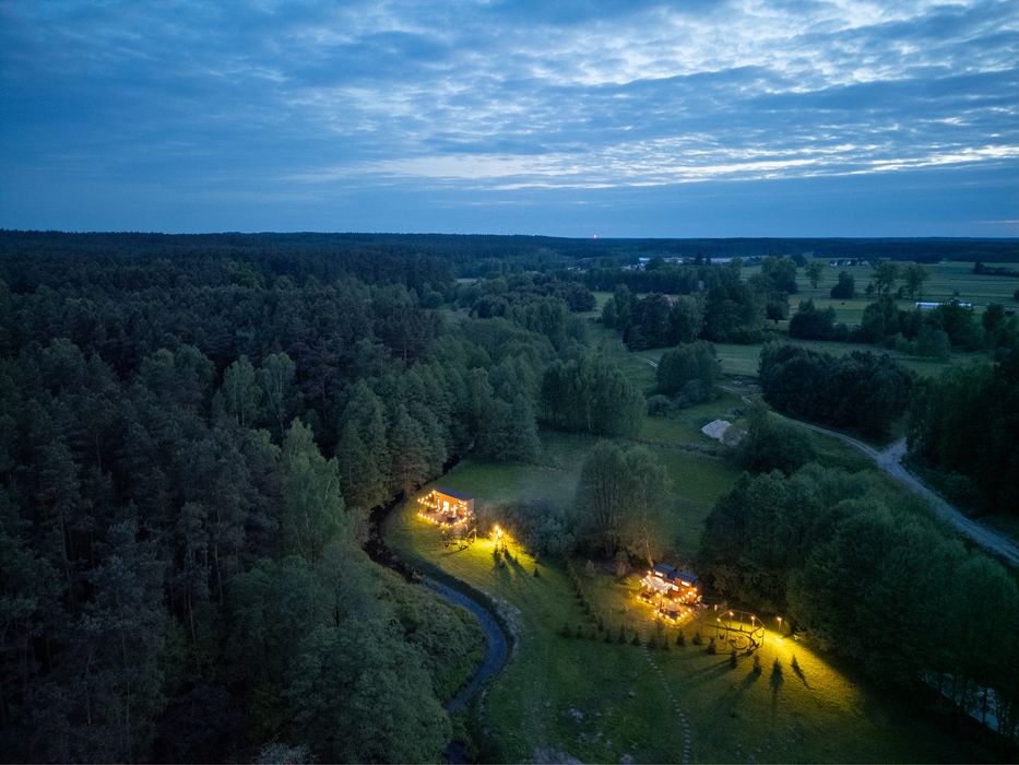 Tiny silent house domek wynajem wynajme las natura cisza jacuzzi bania