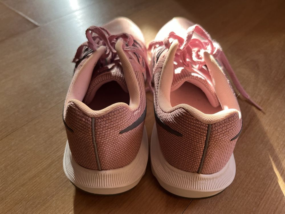 Buty ròźowe Nike Running