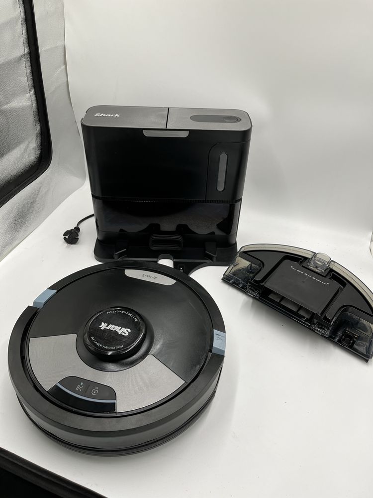 Robot sprzątający Shark RV2600 LFEU czarny