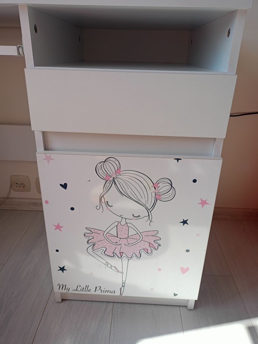 Meble dziecięce Szafa dziecięce biurko