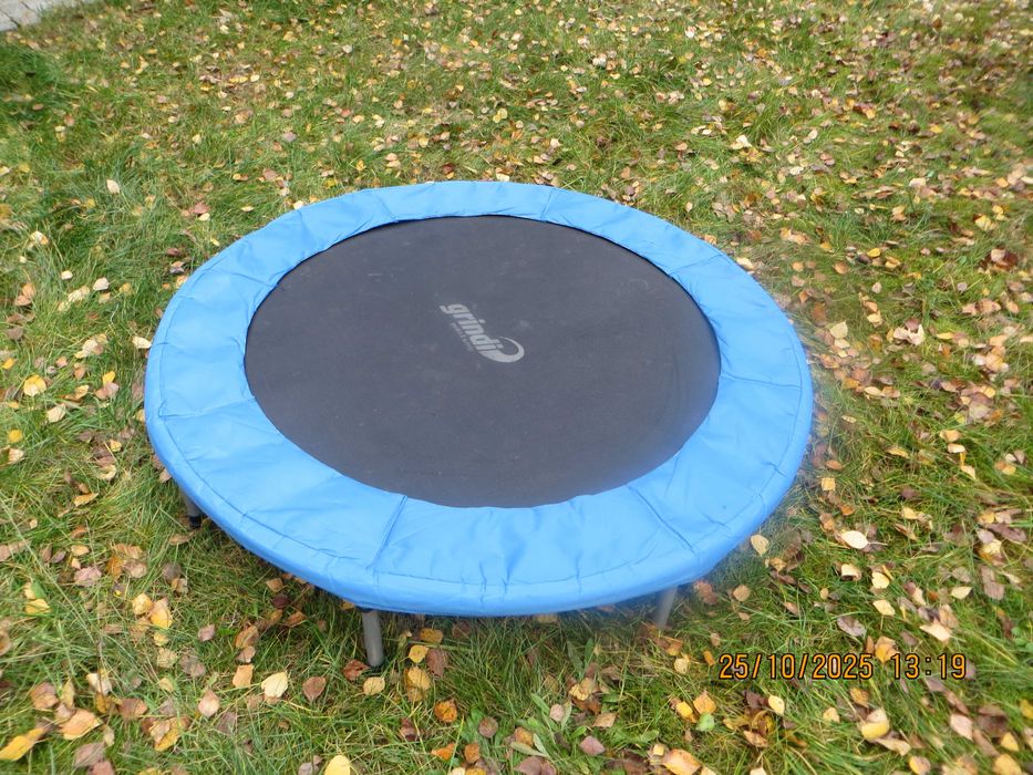 mała trampolina dla dzieci i dorosłych  do ćwiczeń stan bardzo dobry