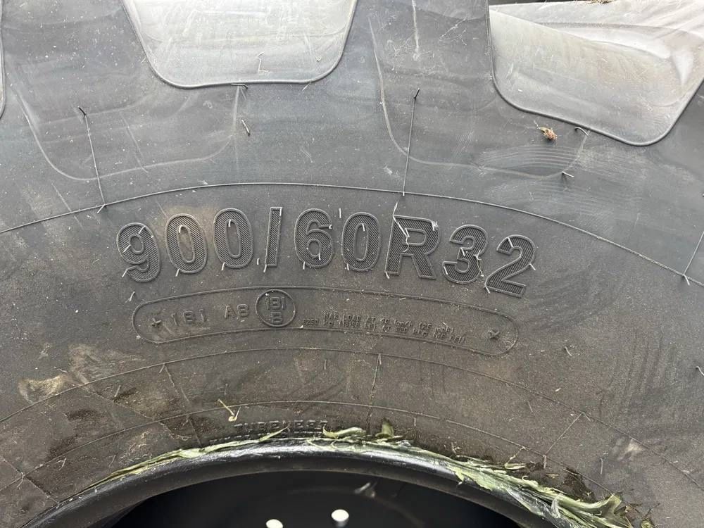 Шини нові з дисками 900/60R32 FIRESTONE MAXI TRACTION 181A8/181B TL