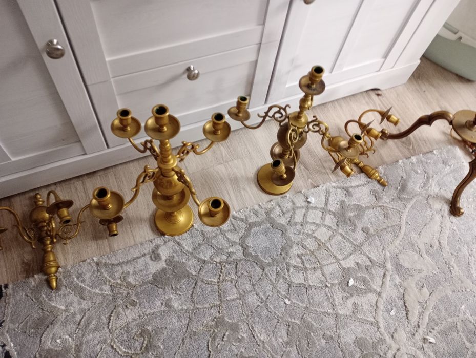 Zestaw pokojowych świeczników mosiężne