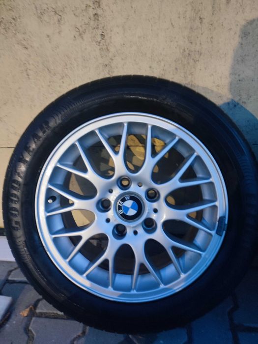 Na sprzedaż felgi aluminiowe do BMW z oponami letnimi