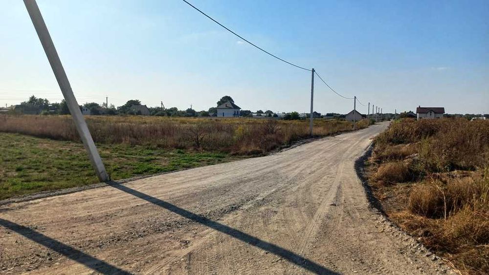 Велика Олександрівка, 10 соток на житловій вулиці з комунікаціями