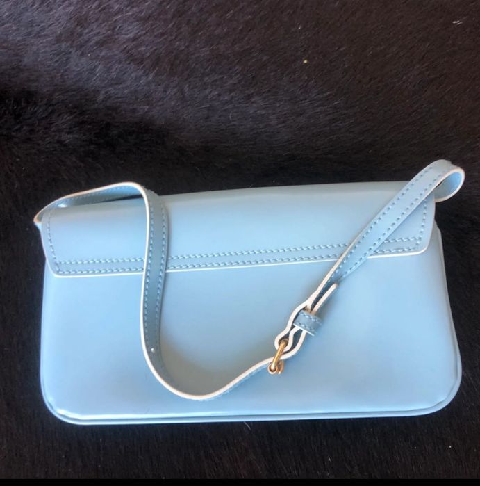 Carteira de ombro  / clutch couro envernizado Bimba y Lola