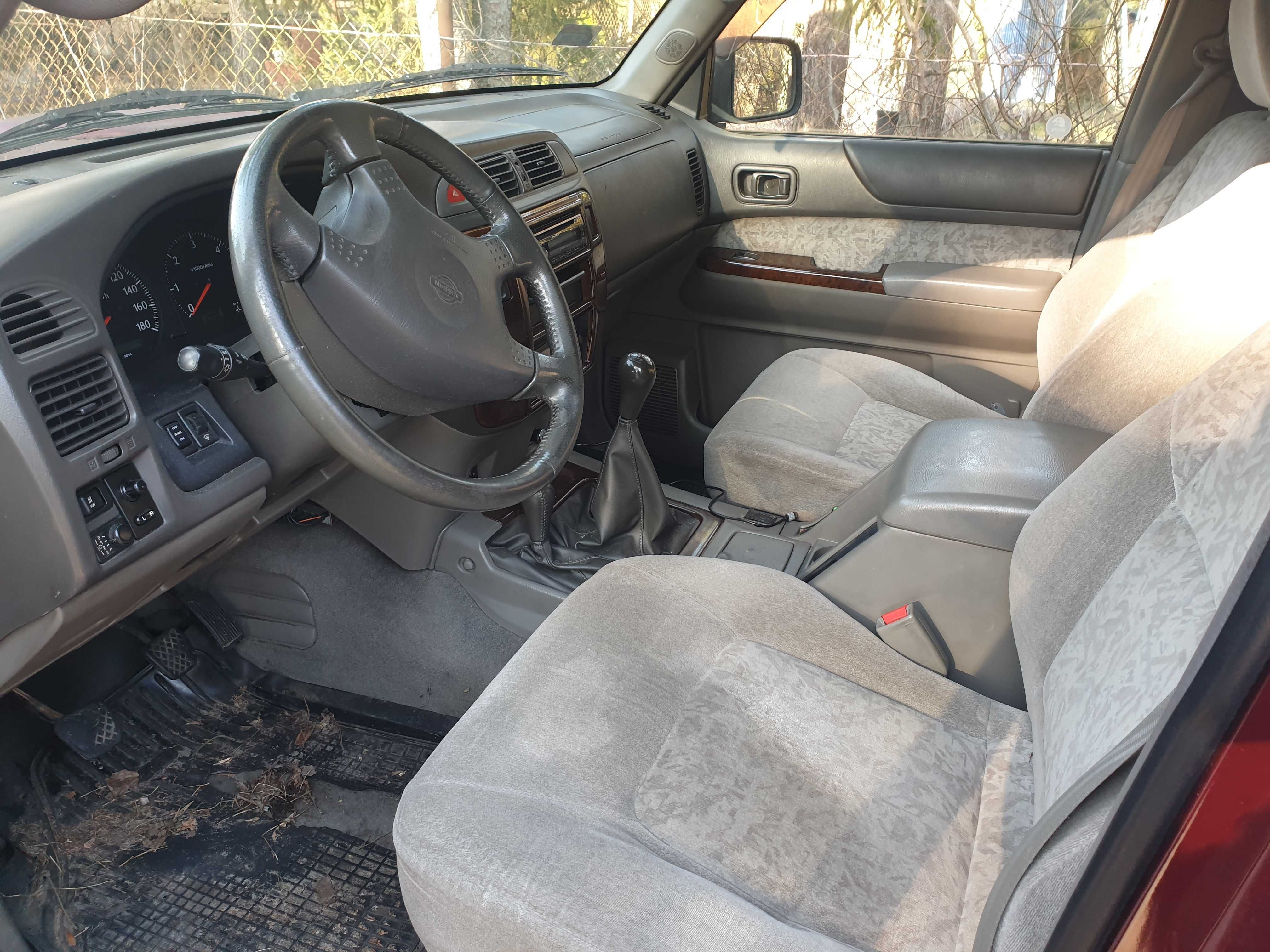 NISSAN PATROL 3.0 Y61 mały przebieg