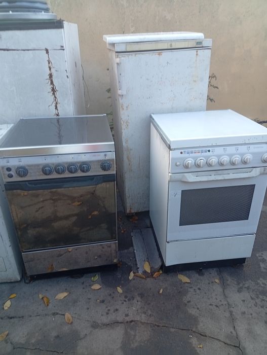 Газовая плита с электрической духовкой