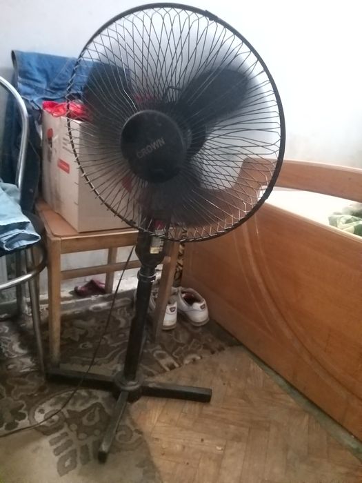 Вентилятор напольный на 3 скорости ножки в комплекте