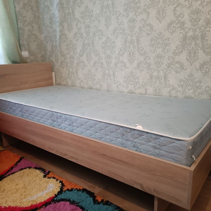 Продам ліжко з матрацом 80 на 190