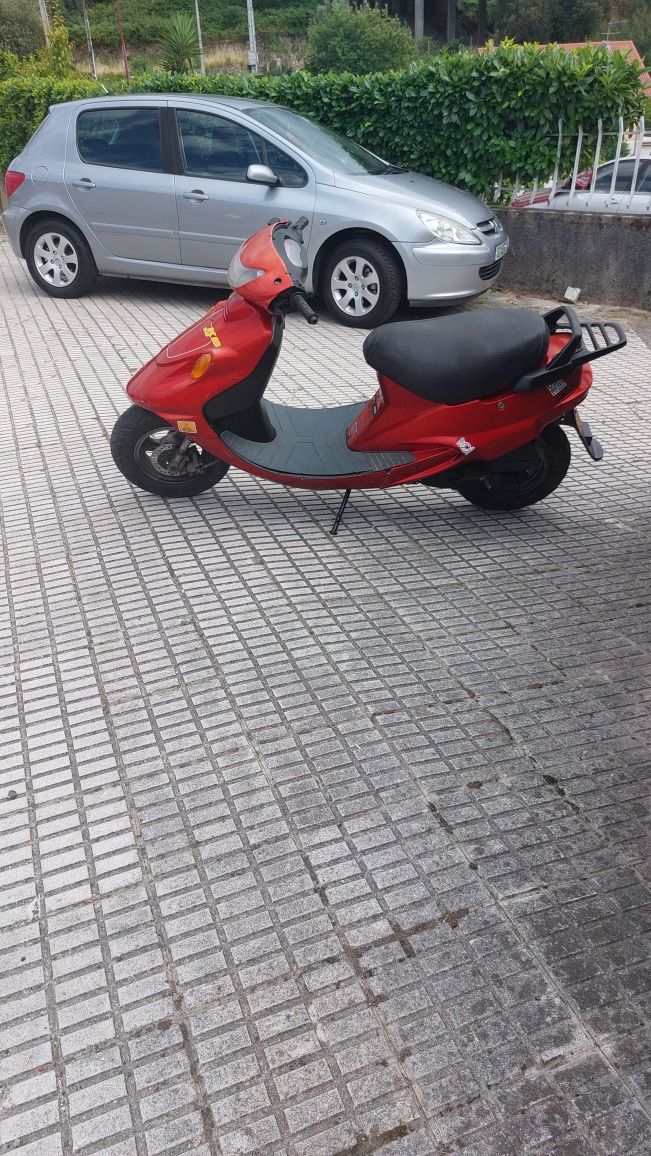 Kymco Scout KB50 (1999) - bom estado de conservação