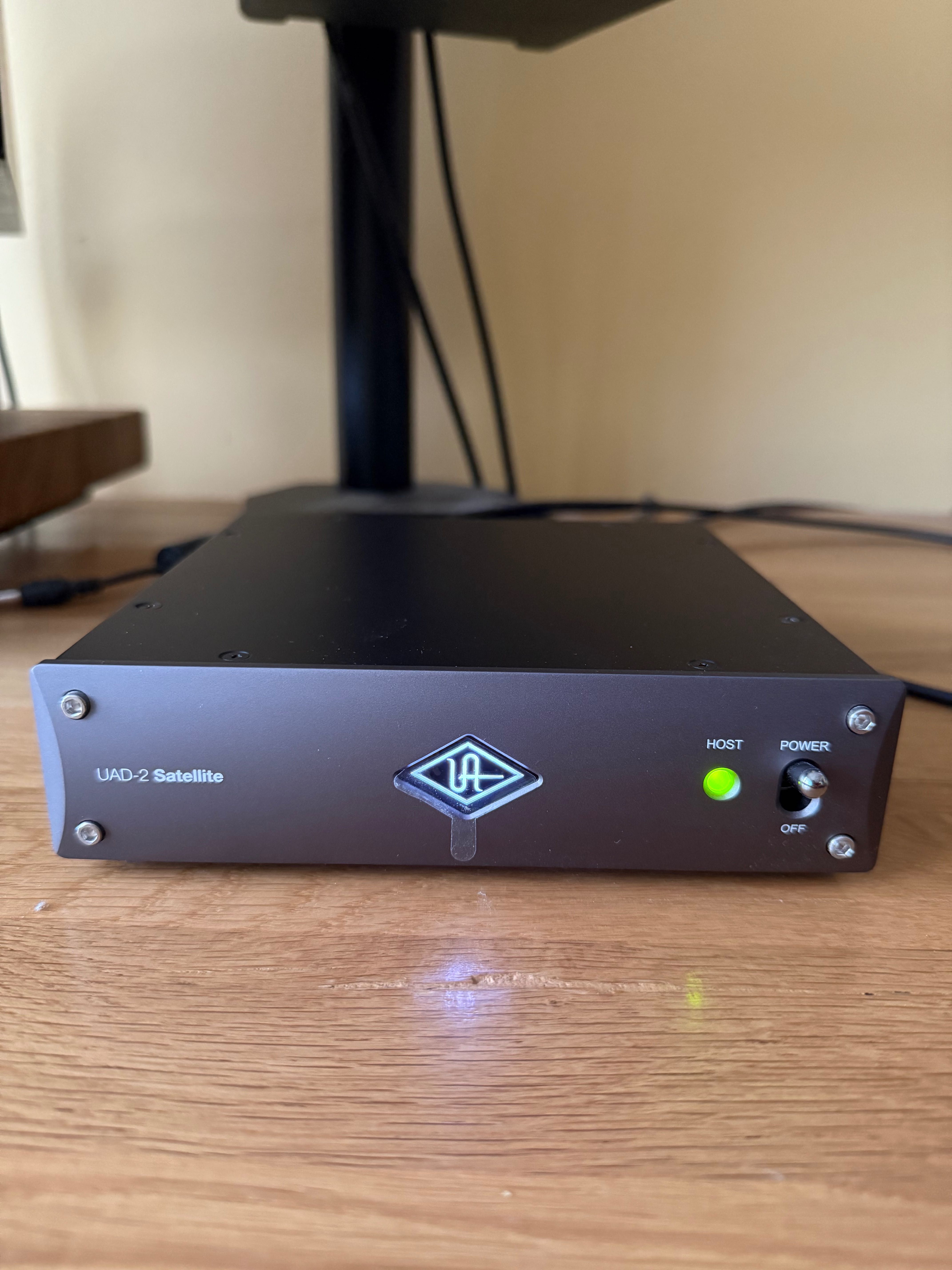 Universal Audio UAD-2 Satellite TB3 OCTO Core