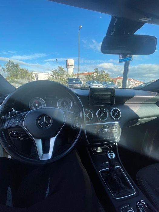 Mercedez Benz a venda