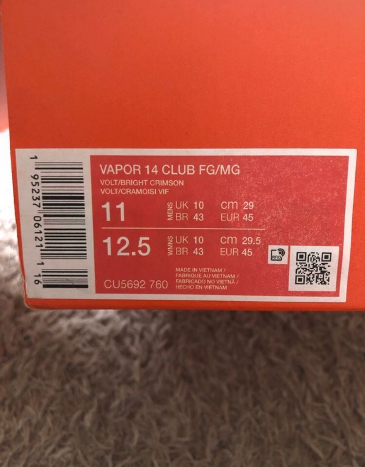 Chuteiras Nike usadas uma vez em casa