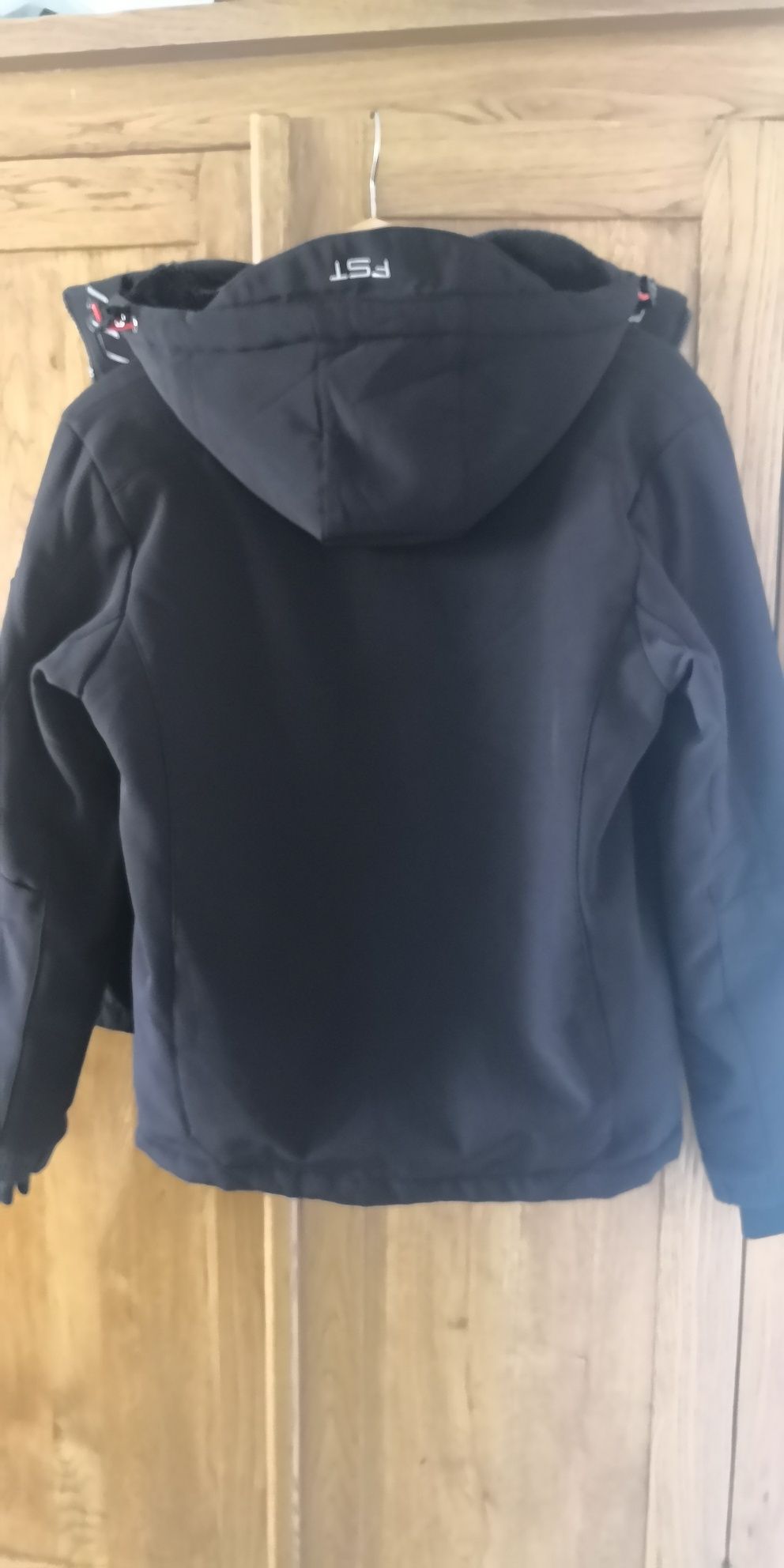 Kurtka zimowa softshell sportowa ciepła158 cm