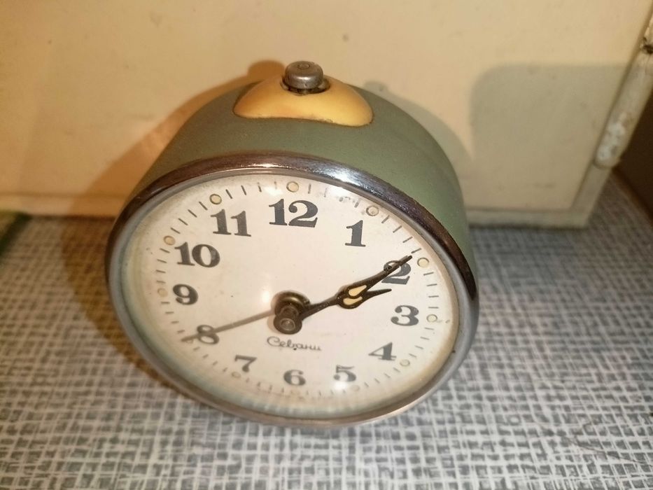 Budzik Zegar nakręcany Cełaru ZSRR PRL zabytek