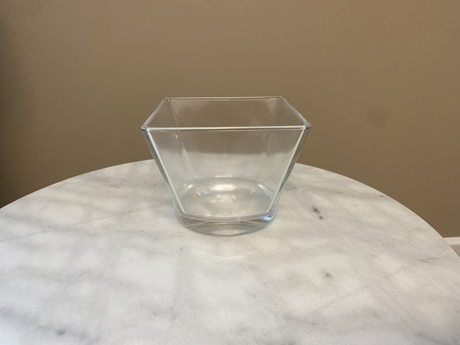 Kwadratowa szklana misa bezbarwna