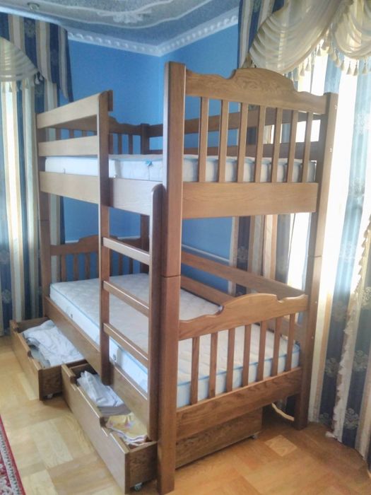 Ліжко двохповерхове з матрацами