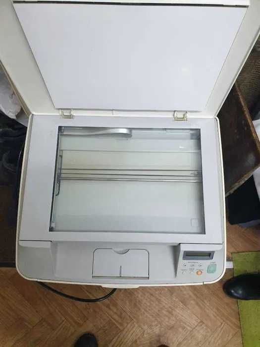 Продам МФУ Samsung SCX-4100, Б/У.