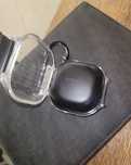Навушники Samsung Galaxy Buds Pro чорного кольору.