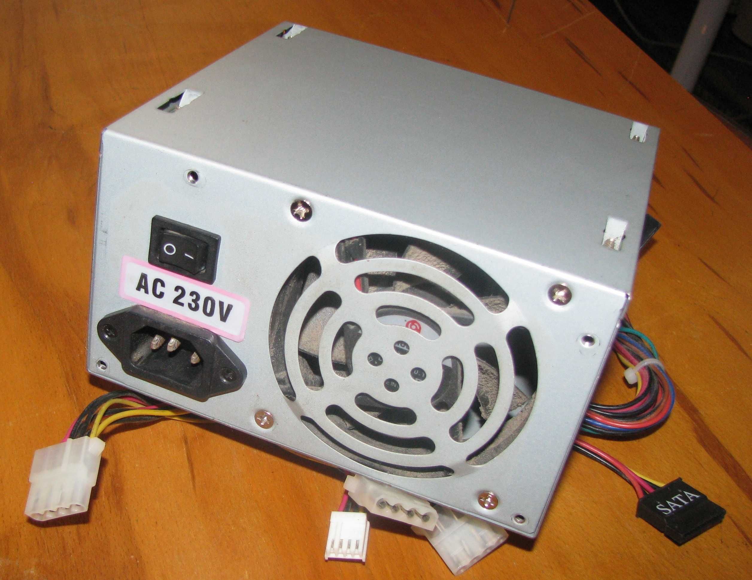 Блок питания на ПК Logic power ATX-400W б/у, рабочий.