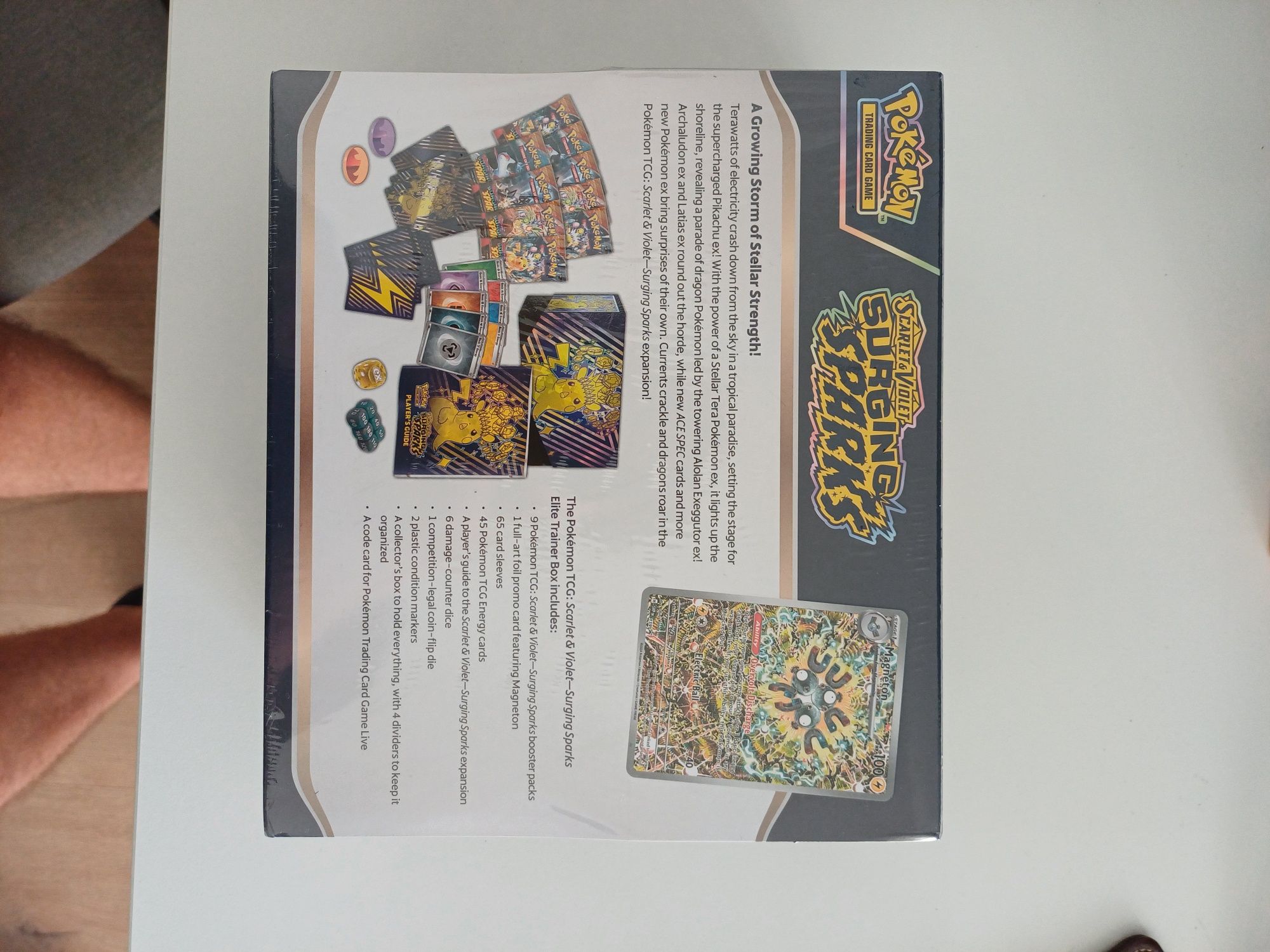 Pokemon Surging Sparkes ETB