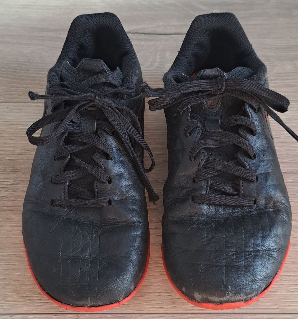 Nike Tiempo buty halówki 35