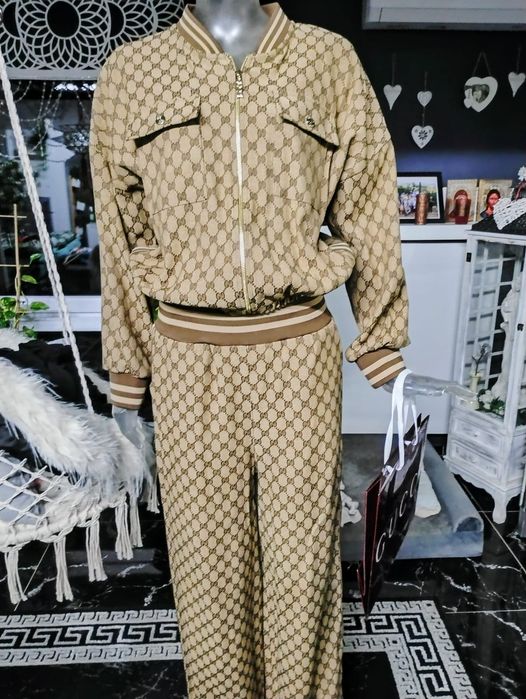 Piękny koplet mega Elegancki.