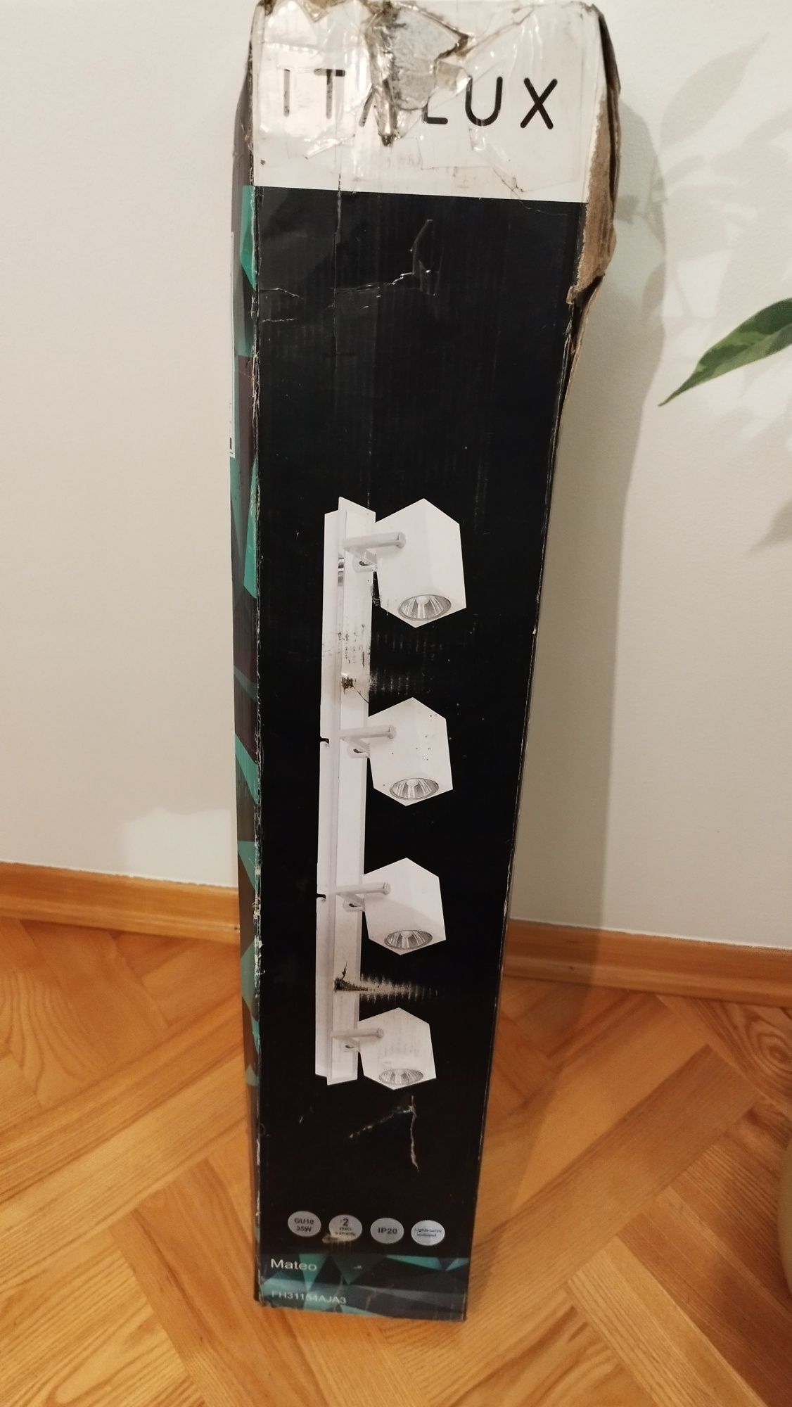Lampa sufitowa reflektorowa