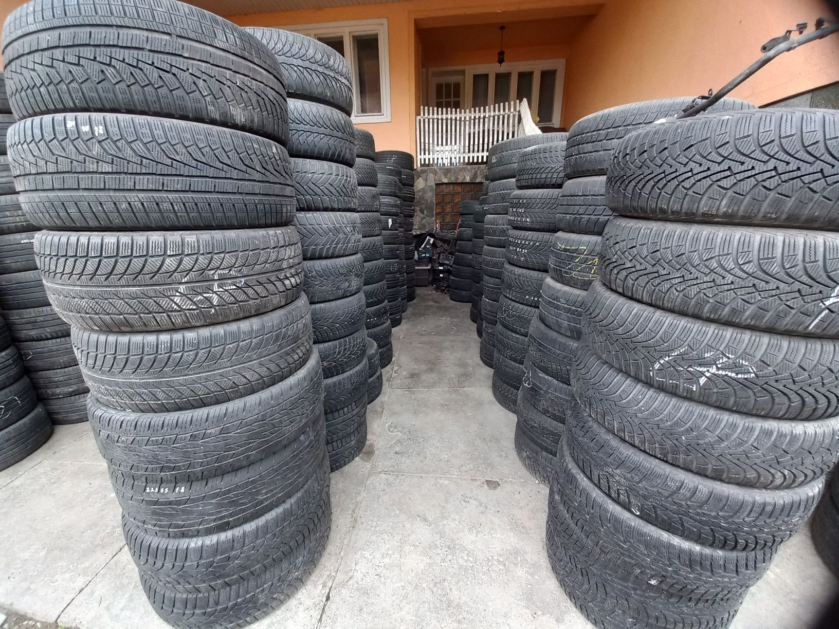 Продам колеса 235/45/r18