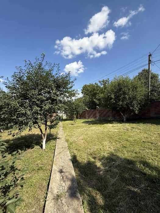 Продаж будинку у жилому стані