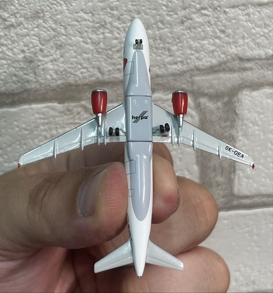 Модель самолета Herpa 1/500 Airbus A320 Czech Airlines