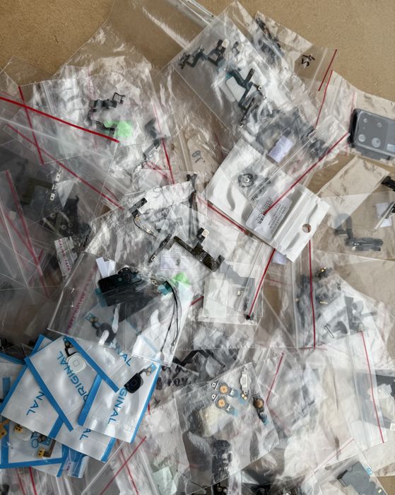 Лот запчастини для iphone 6/7/8/X