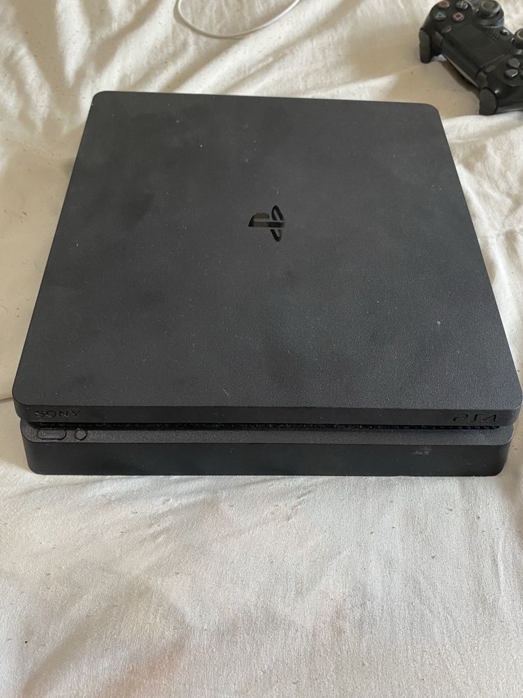 PlayStation 4 em bom estado