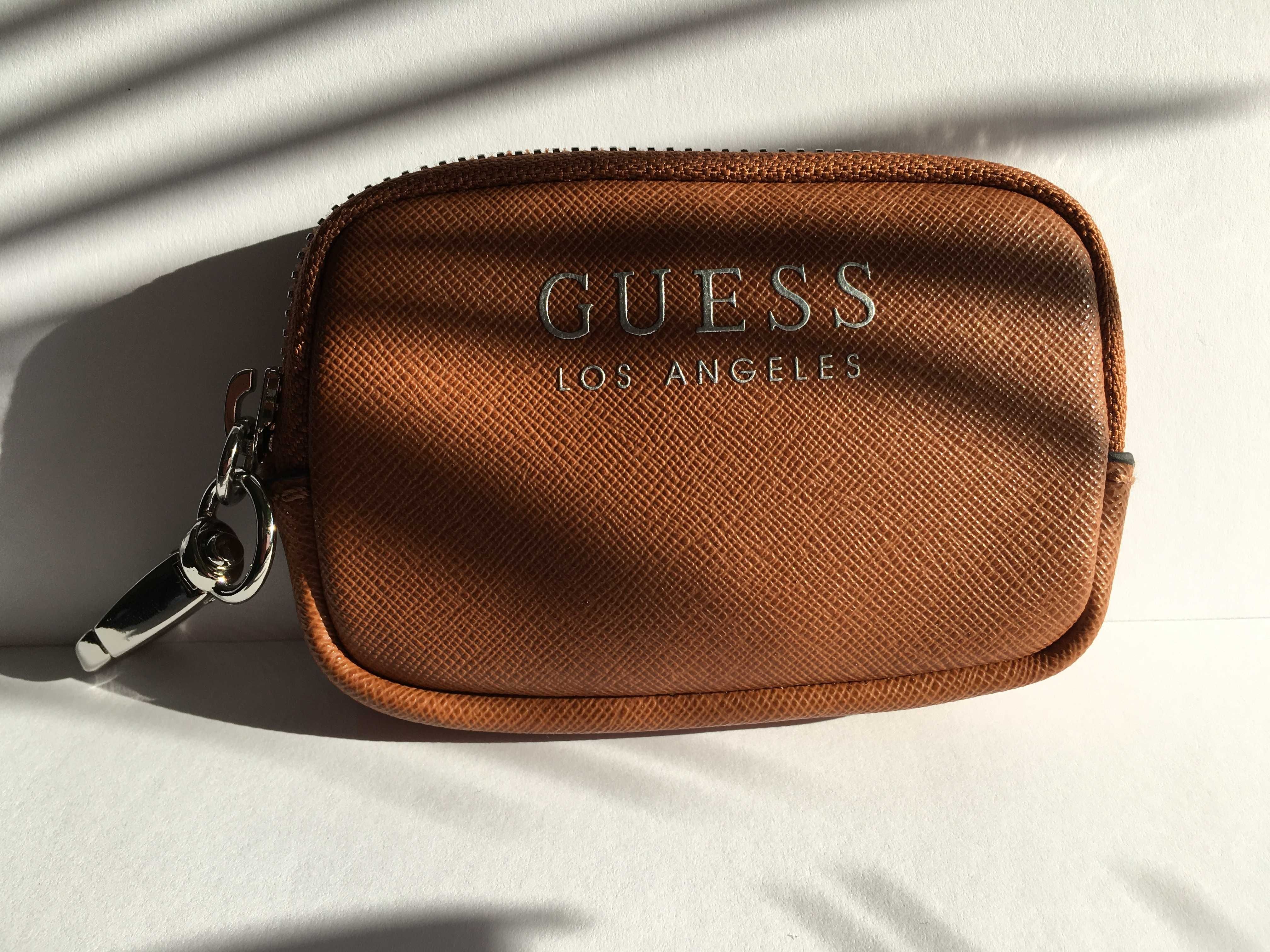 Etui GUESS Los Angeles