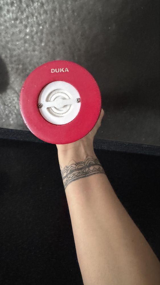 Duka drewniany  duzy mlynek do soli pieprzu